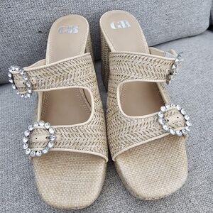 NWOB Bianni Bini Beige Woven Wedges with Crystal Accents Size 9.5
